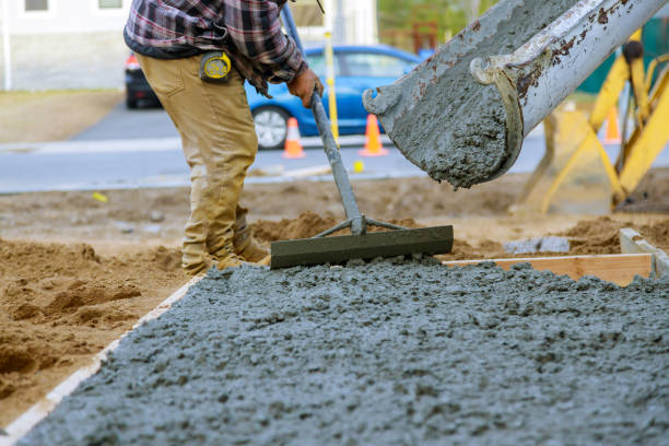 Best Concrete Walkway Installation  in Windsor, CA
